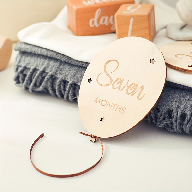 Set of Wooden Milestone Cards Light Brown Balloon Design for Baby First Year