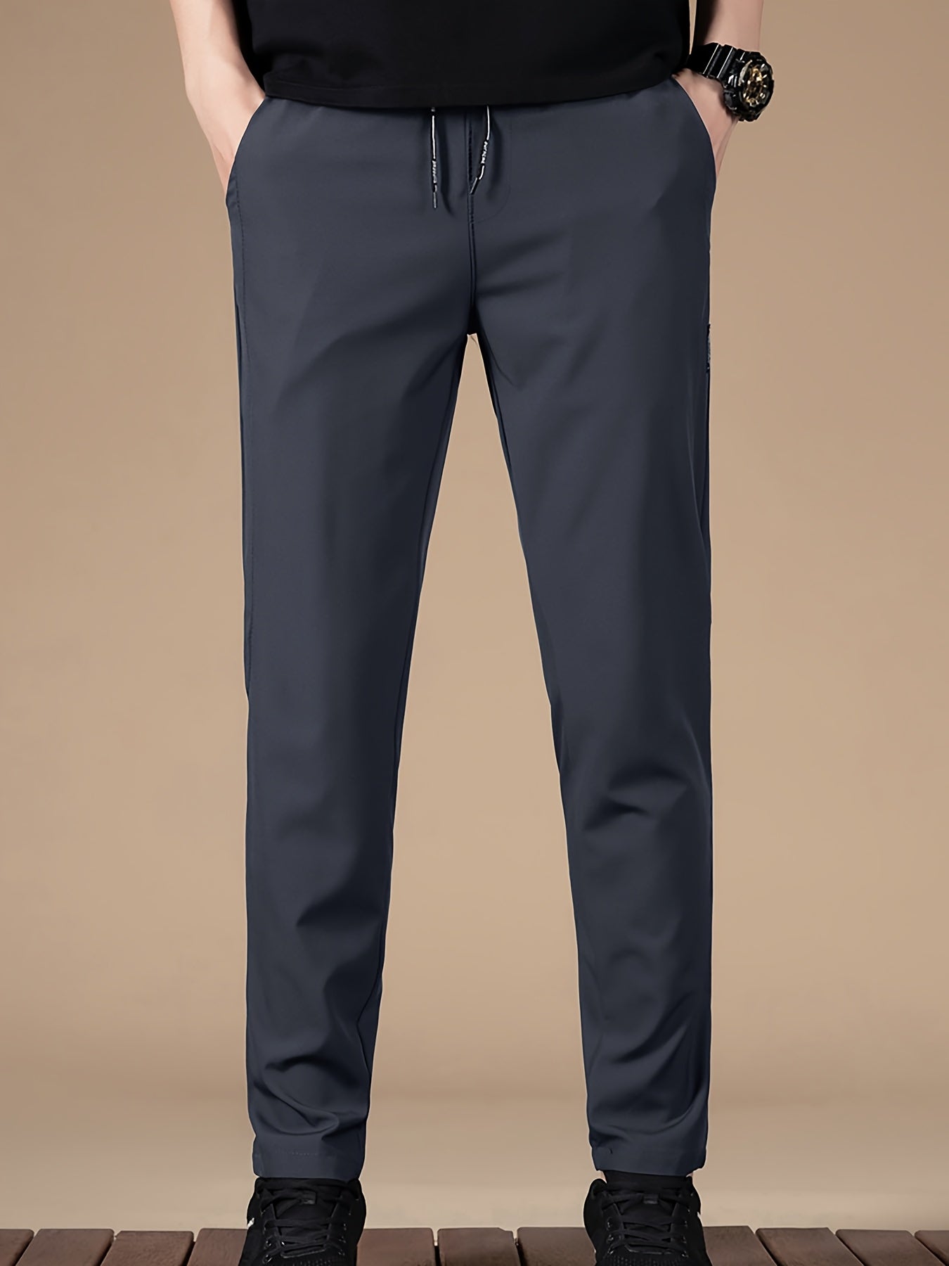 Men's Quick-Dry Athletic Pants with Stretch Fabric and Pockets