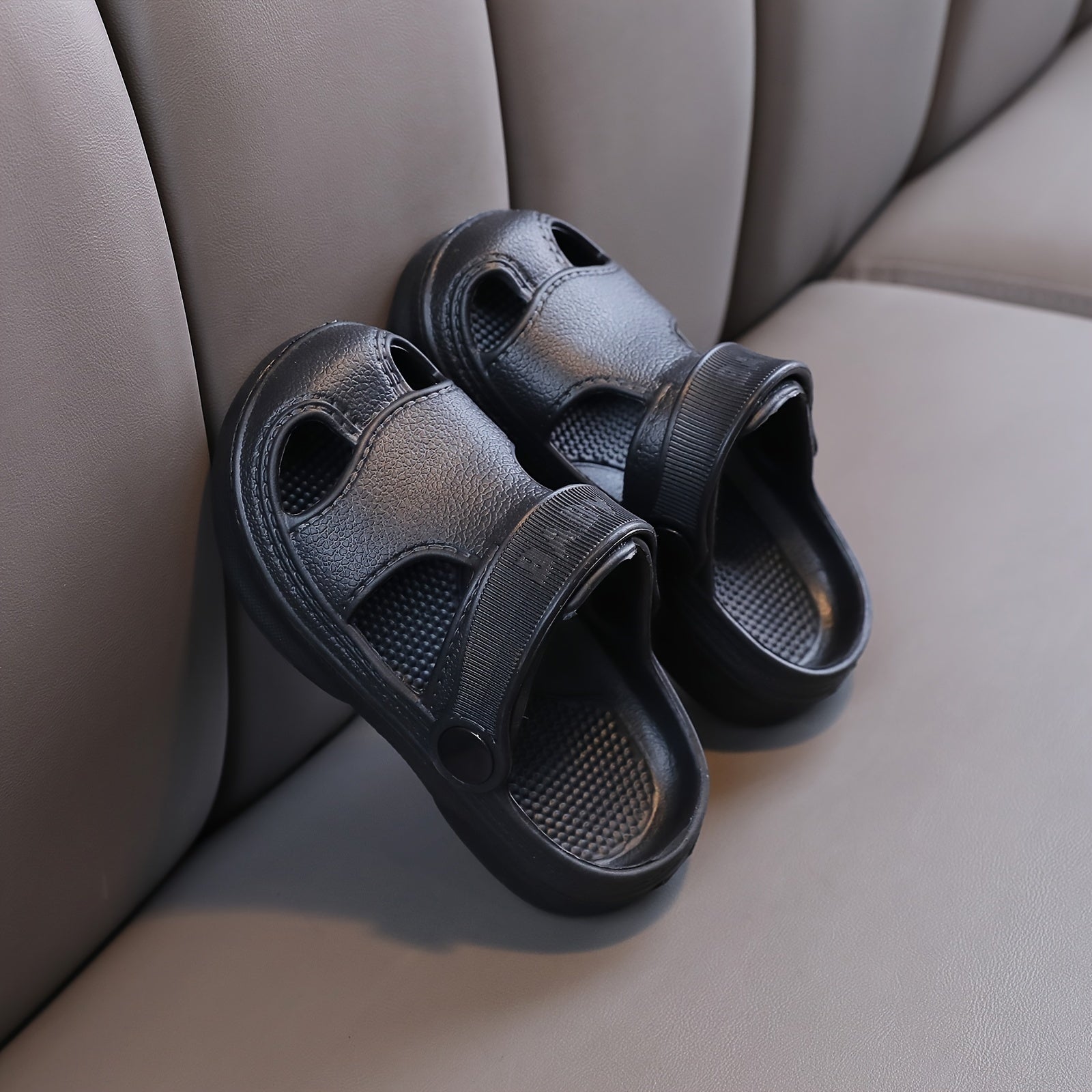 Sandalias de verano para niños con slip-on, transpirable EVA y suela antideslizante para niños y niñas