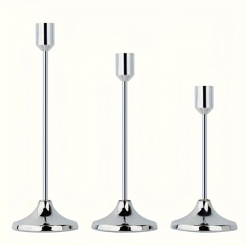 3 ta nafis metall sham ushlagichlar to'plami, oltin va pushti oltin qoplamada, turli bayram tadbirlari uchun mukammal. Mustahkam, yig'ish oson, uy va mehmonxona bezatish uchun ideal. (Shamlar kiritilmagan).