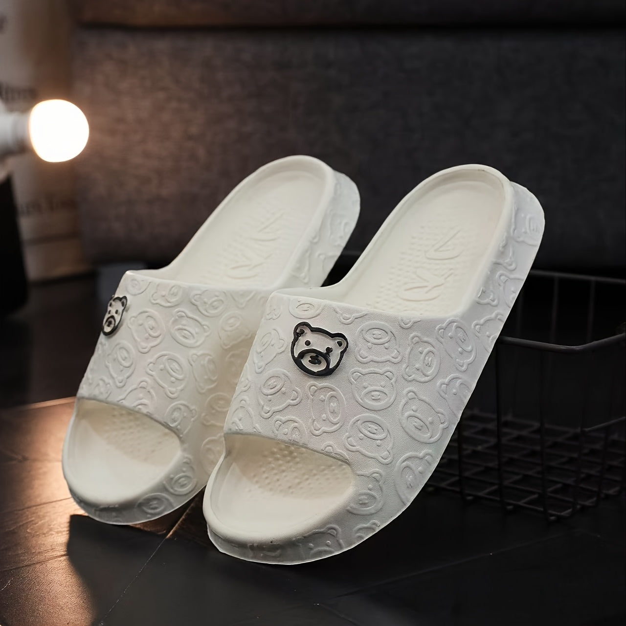 Женские шлепанцы с мультяшным медведем EVA с мягкой подошвой, нескользящие, для ванной, черные