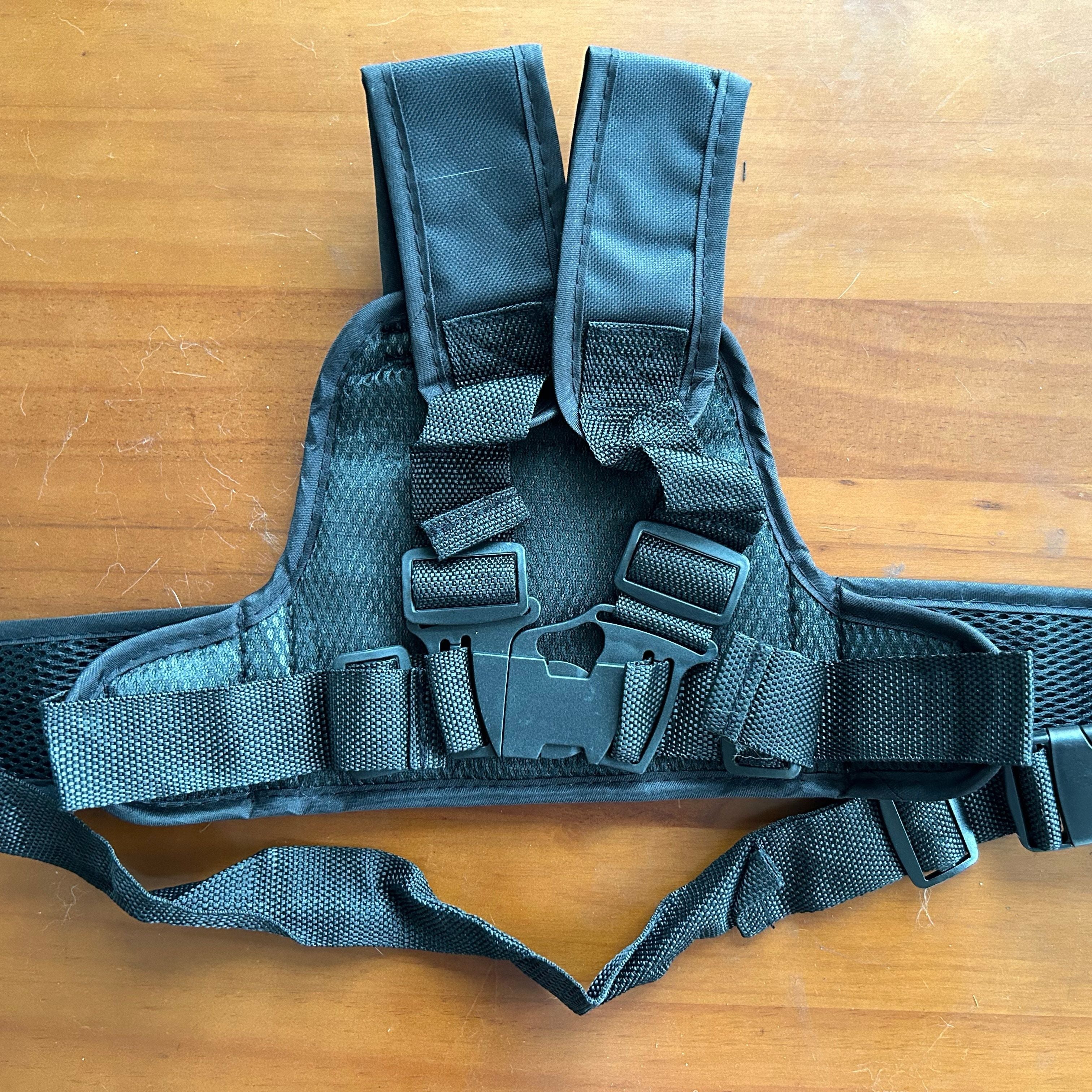 Bolalar uchun moslashuvchan multfilm mototsikl belbog'i, orqa o'rindiqda xavfsizlikni ta'minlash uchun nafas oladigan mato bilan. Ushbu mototsikllar uchun maxsus ishlab chiqilgan to'qnashuv belbog'i bilan bolalarni xavfsiz saqlang.