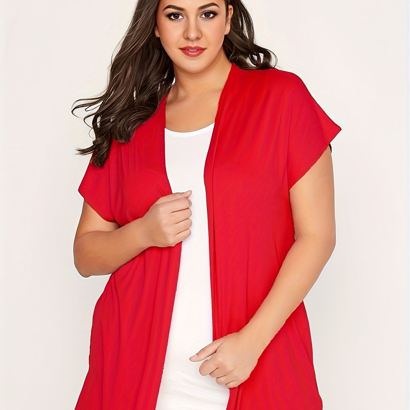 Plus o'lchamdagi ayollar uchun kundalik kardigan qisqa qo'lli va yon bo'laklar bilan