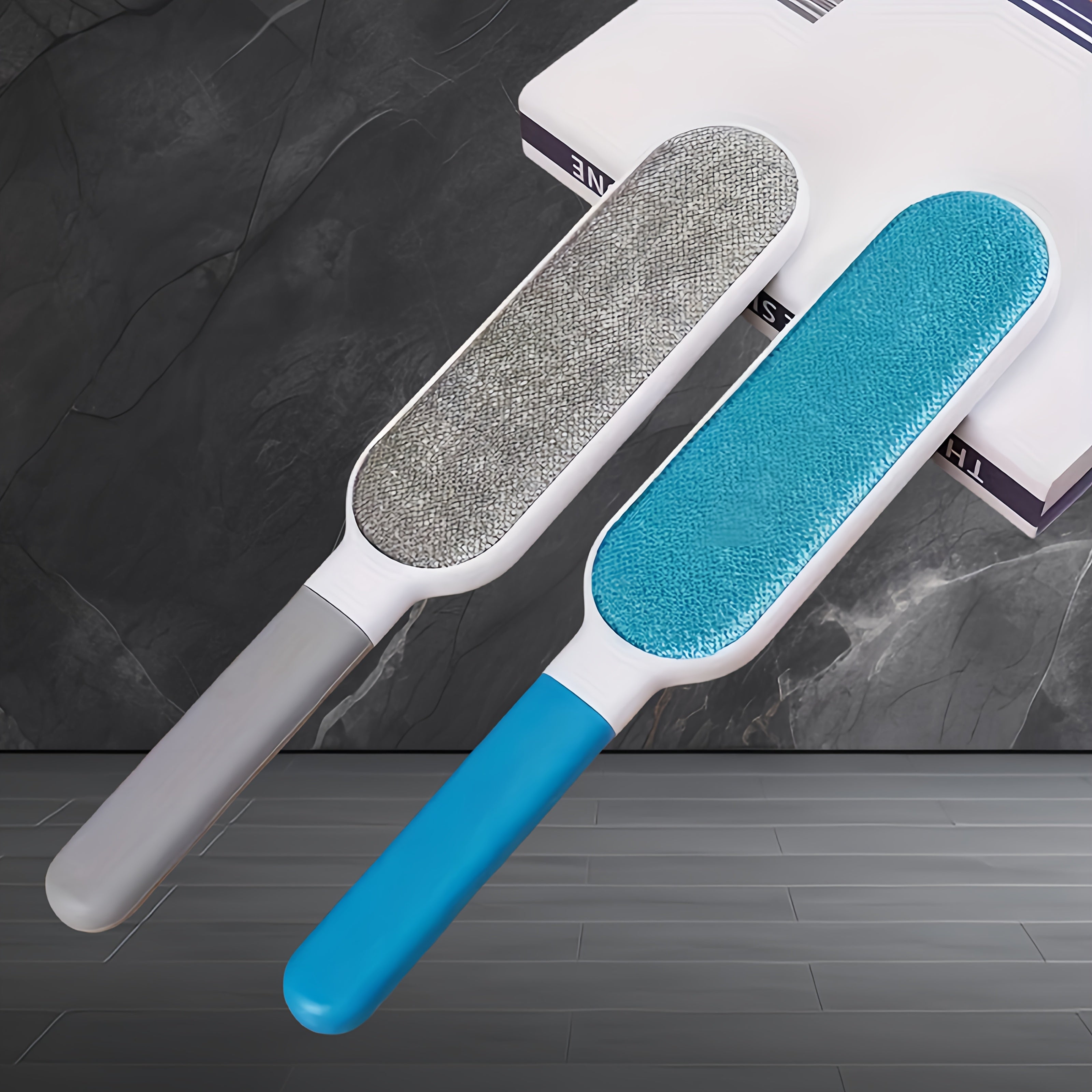 Manual Lint Roller for Clothes and Furniture Reusable Anti-Static Cleaning Tool