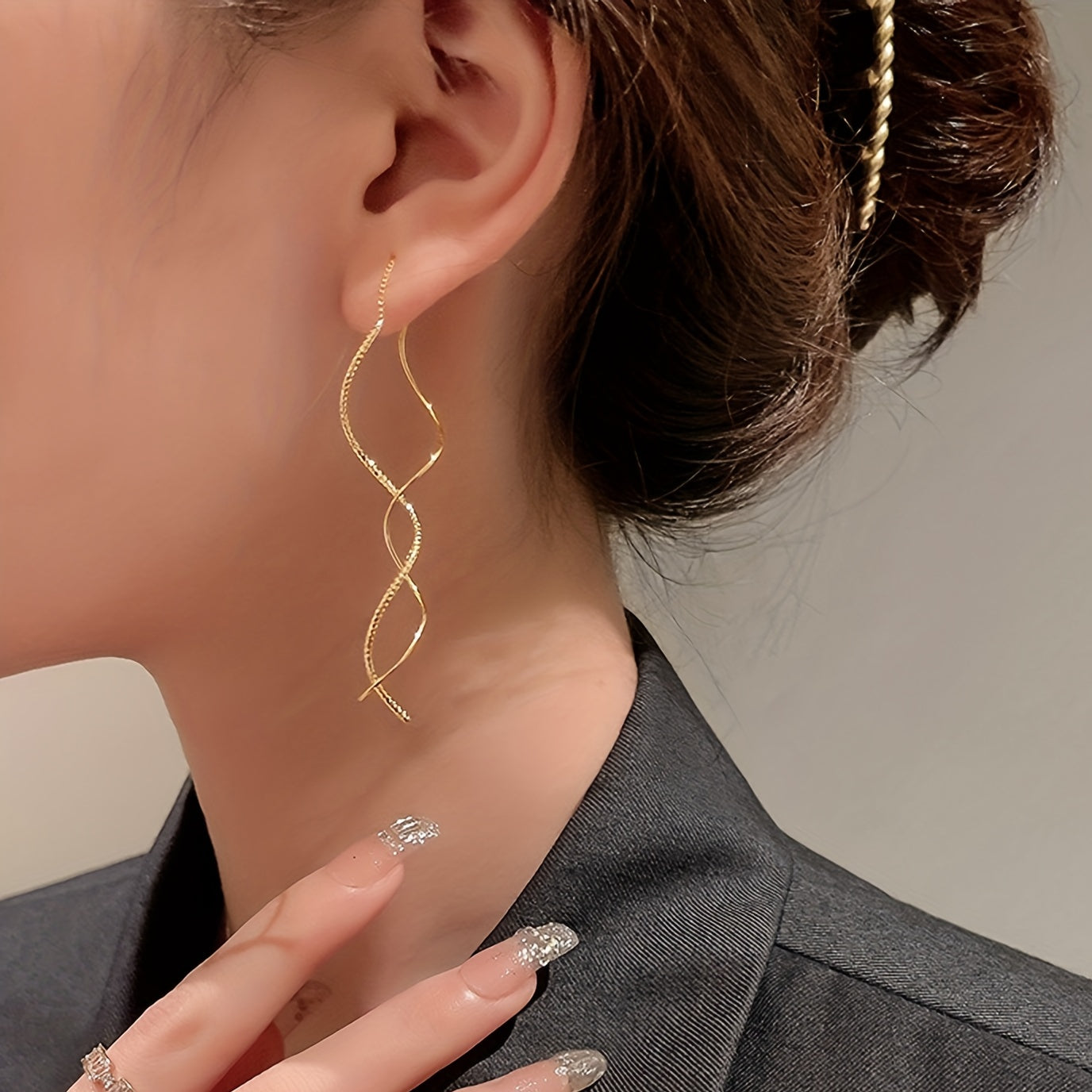 Ayollar uchun mis to‘lqinli osma sirg‘alar, uzun tassel, ko‘p maqsadli zargarlik buyumlari