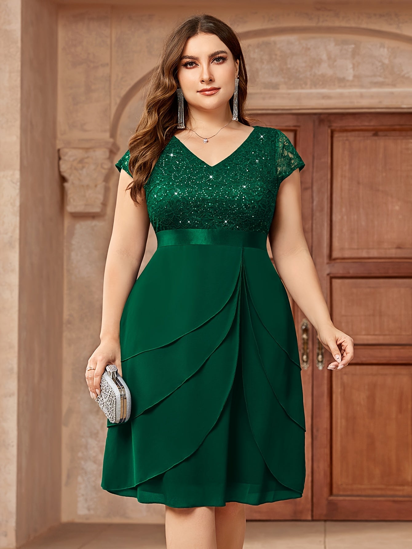 Plus Size Women's Formal Lace Dress with Tiered Chiffon Skirt