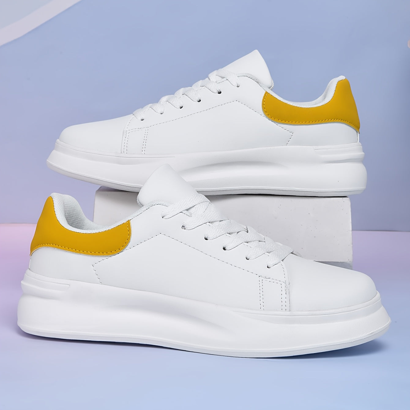 Men's Low Top Skateboard Shoes Solid Color Fabric and PU Upper EVA Sole