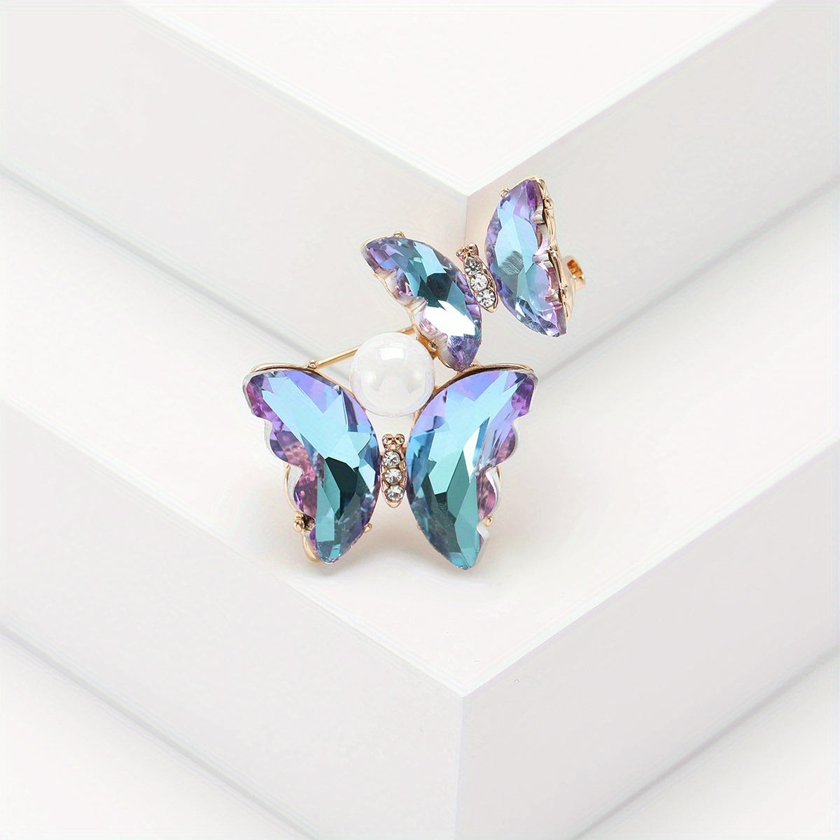 Gradient Butterfly Brooch Rhinestone Pin for Suits Jackets Elegant Accessory