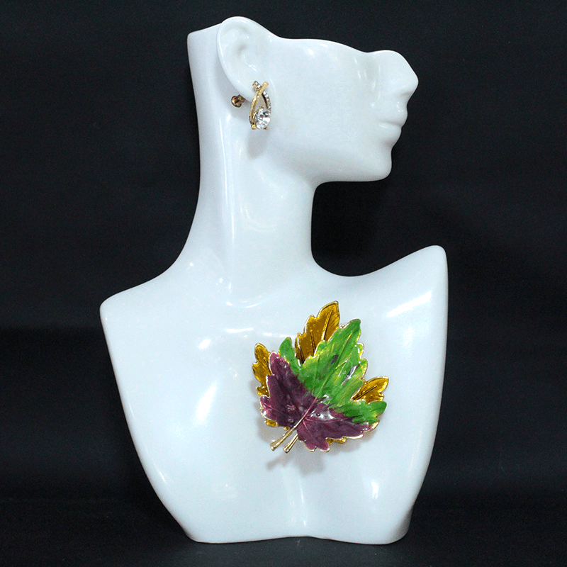 Vintage Enamel Maple Leaf Brooch for Women Retro Decorative Pin Jewelry