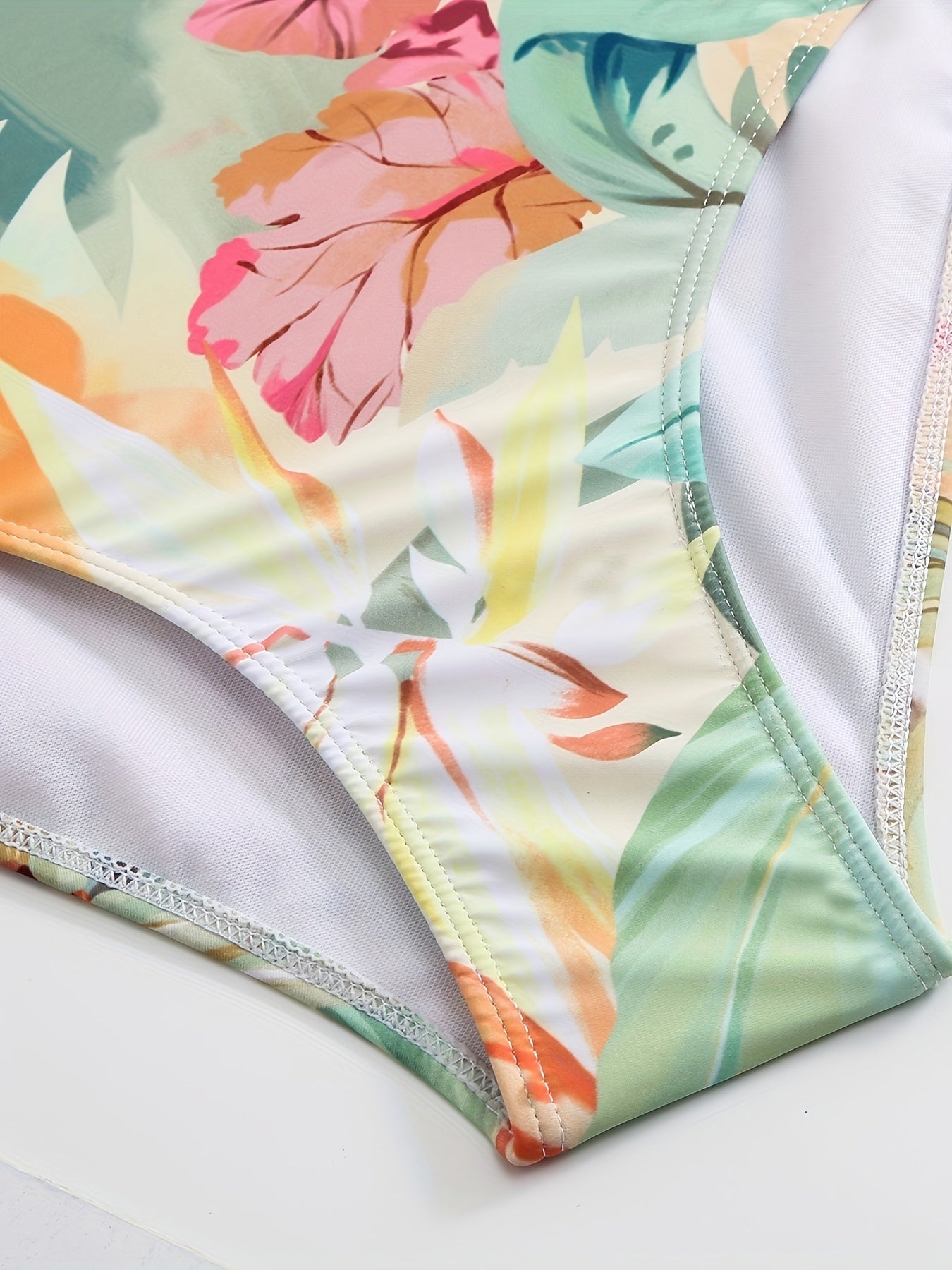 Ayollar uchun vintage gullar printi bilan ikki qismli suzish kostyumi to'plami, olib tashlanadigan plyaj smok bilan