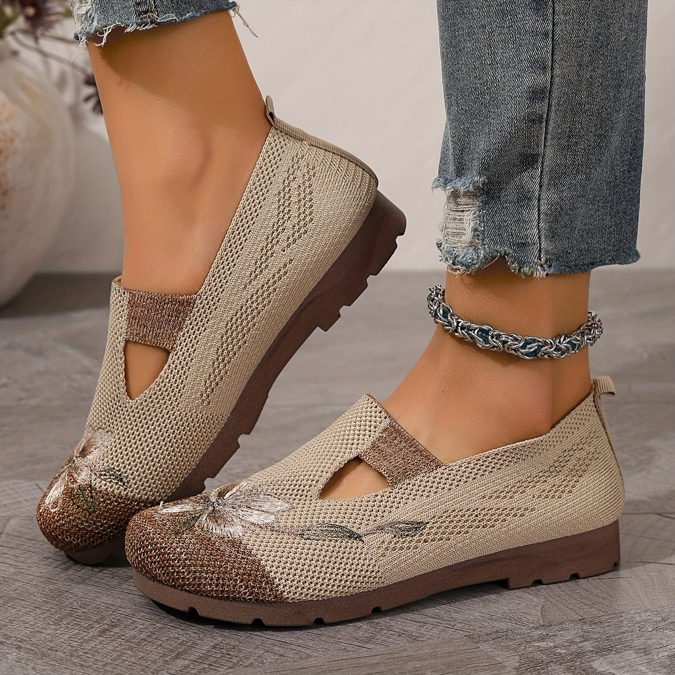 Women’s Floral Slip-On Flats Beige Gray Cushioned Comfort Casual Shoes