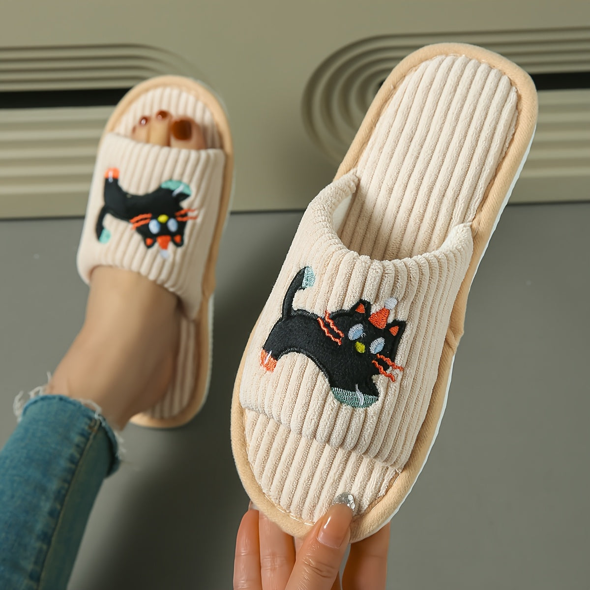Cute Cat Slip-On Slippers for Women Soft Fabric Non-Slip EVA All-Season