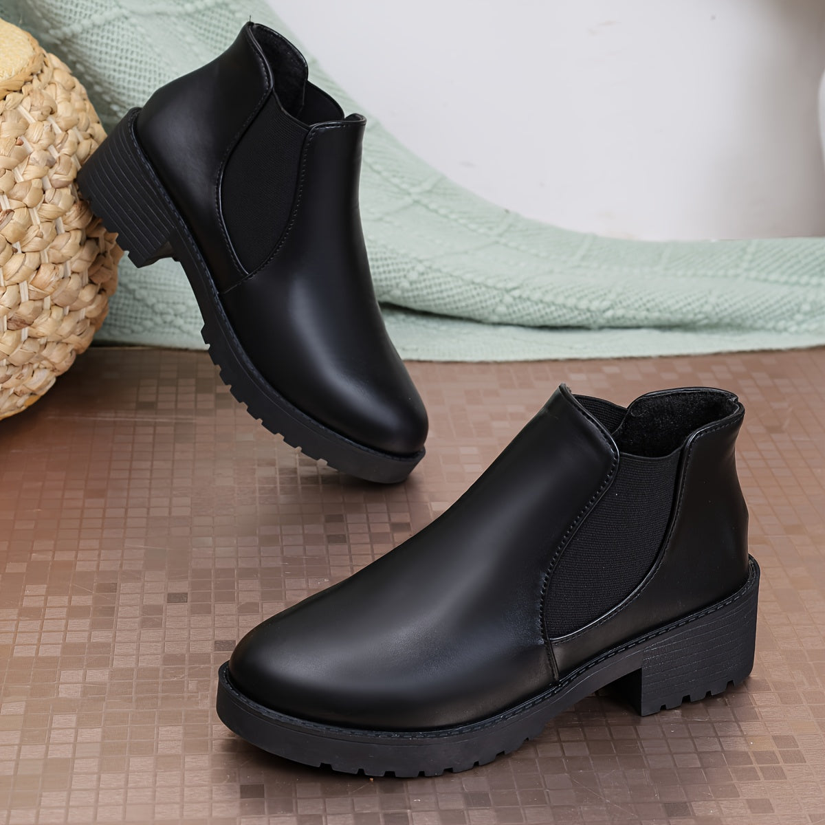 Женские ботинки-слипы на среднем каблуке черные с амортизирующей стелькой, всесезонные