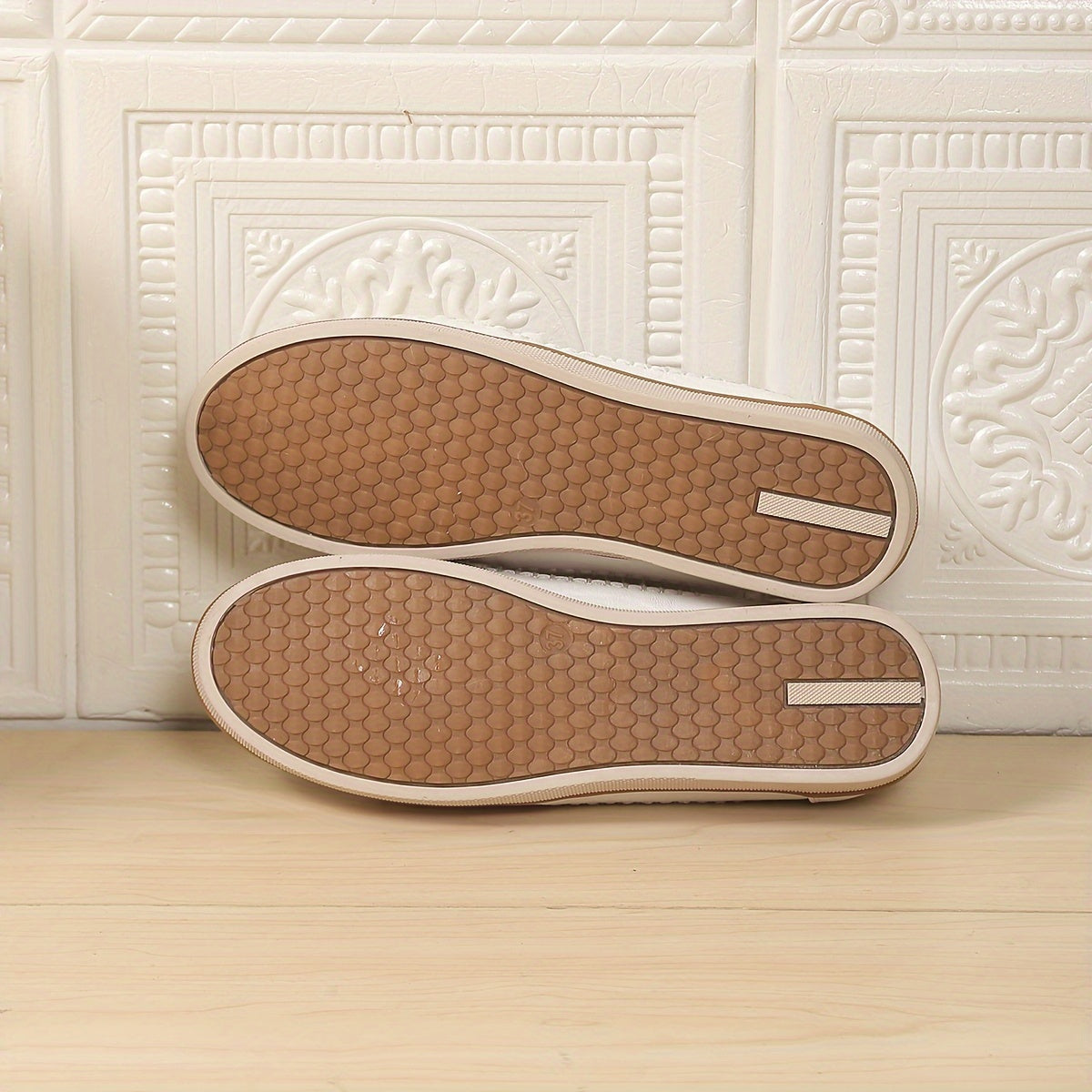 Women's Slip-On Loafers PU Upper Retro Solid Color Casual Shoes