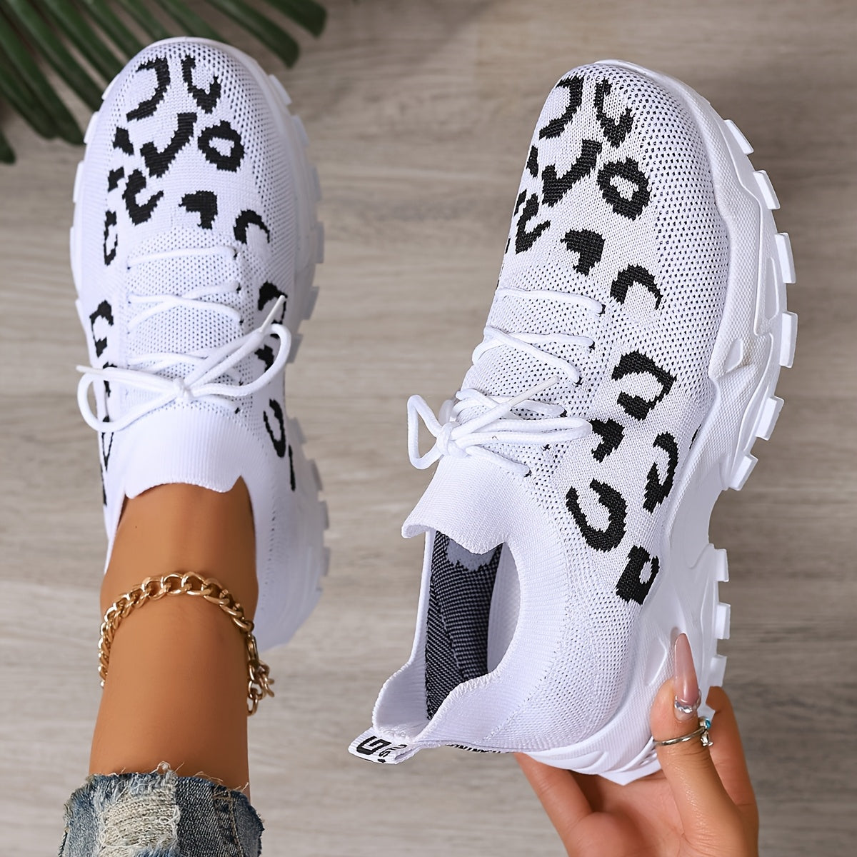 Women's Leopard Print Sneakers Breathable Lightweight Lace-Up Shoes