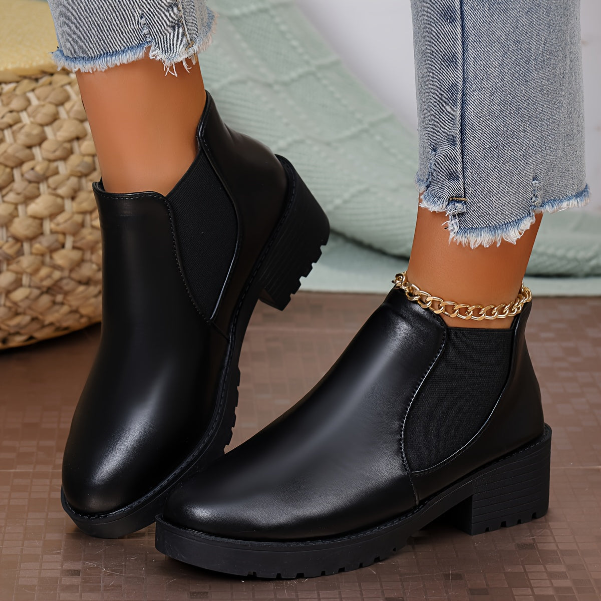 Женские ботинки-слипы на среднем каблуке черные с амортизирующей стелькой, всесезонные