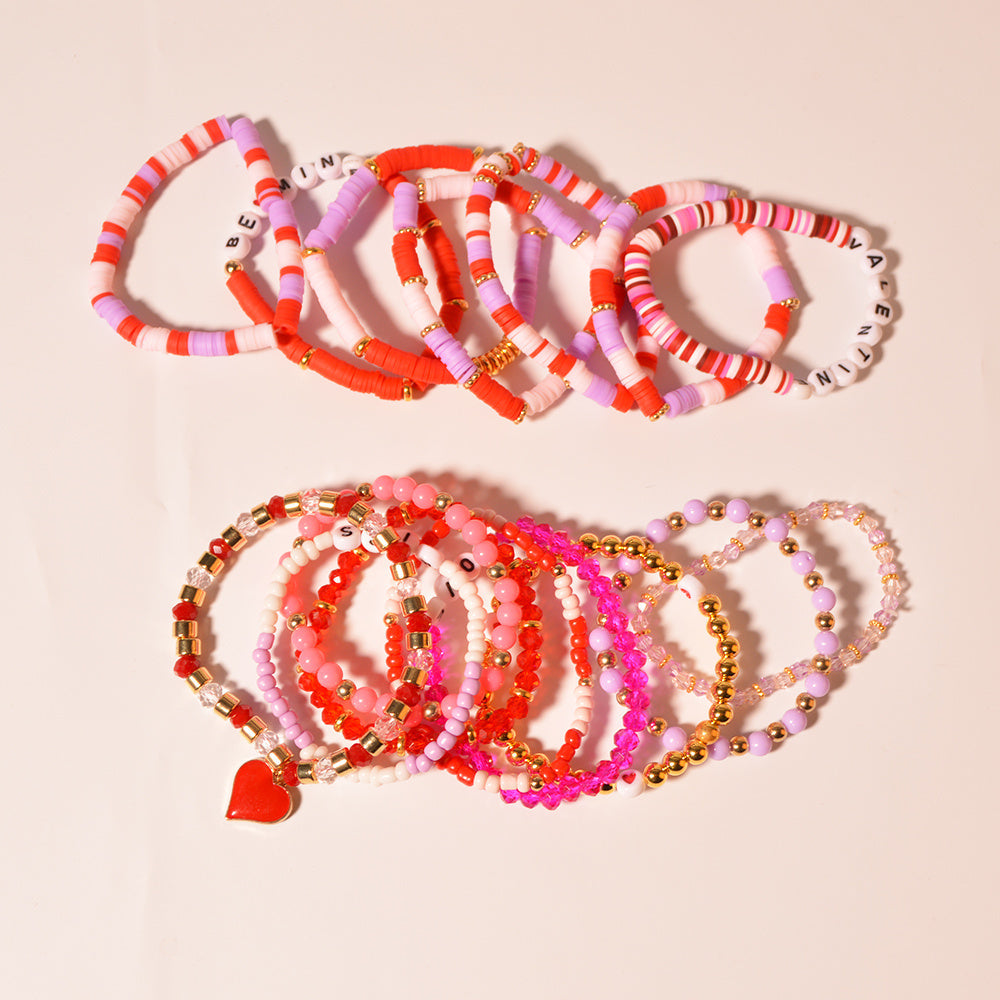 Polymer loydan tayyorlangan Sevgi kuni bilaguzuklar to'plami, 16 dona sexy uslubda, sevgi va do'stlikni ifodalash uchun mukammal. Ushbu marjonli zargarlik ayollar uchun har kuni yoki maxsus bayram tadbirlari uchun ideal. Bu ' uchun mukammal sovg'a