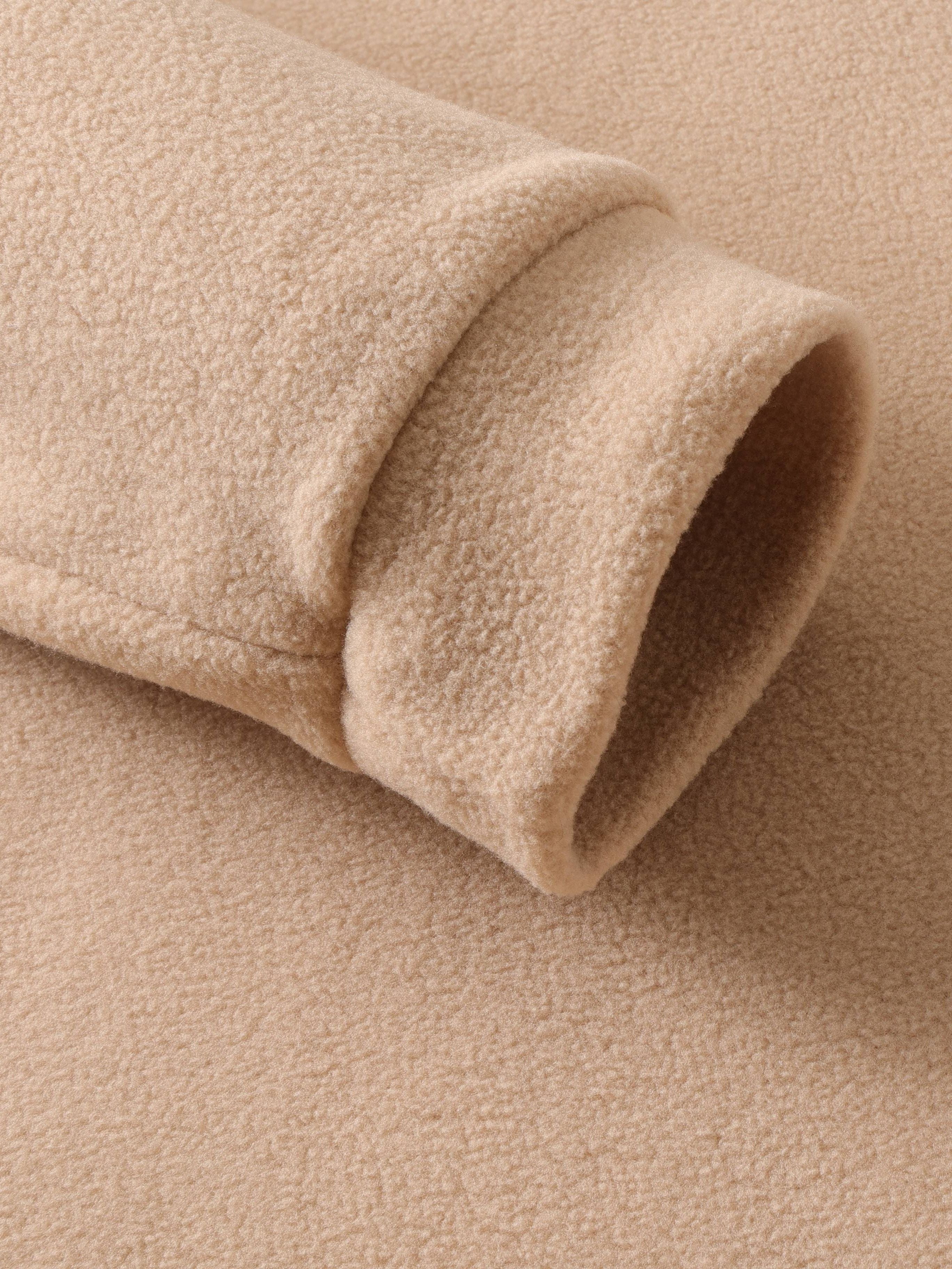 Bej rangli qora aksentli erkaklar taktik flis sviter - Qish/fasl ochiq havoda faoliyatlar uchun iliq, nafas oladigan, mustahkam, fermuarsiz dizayn. Polyesterdan tayyorlangan, mashinada yuvish mumkin.