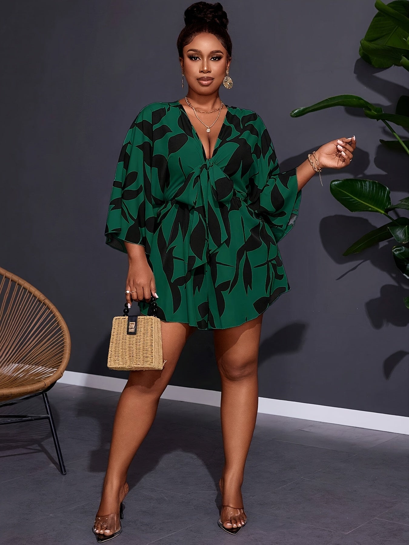 Mono casual de verano con escote en V y estampado tropical para mujer de tallas grandes