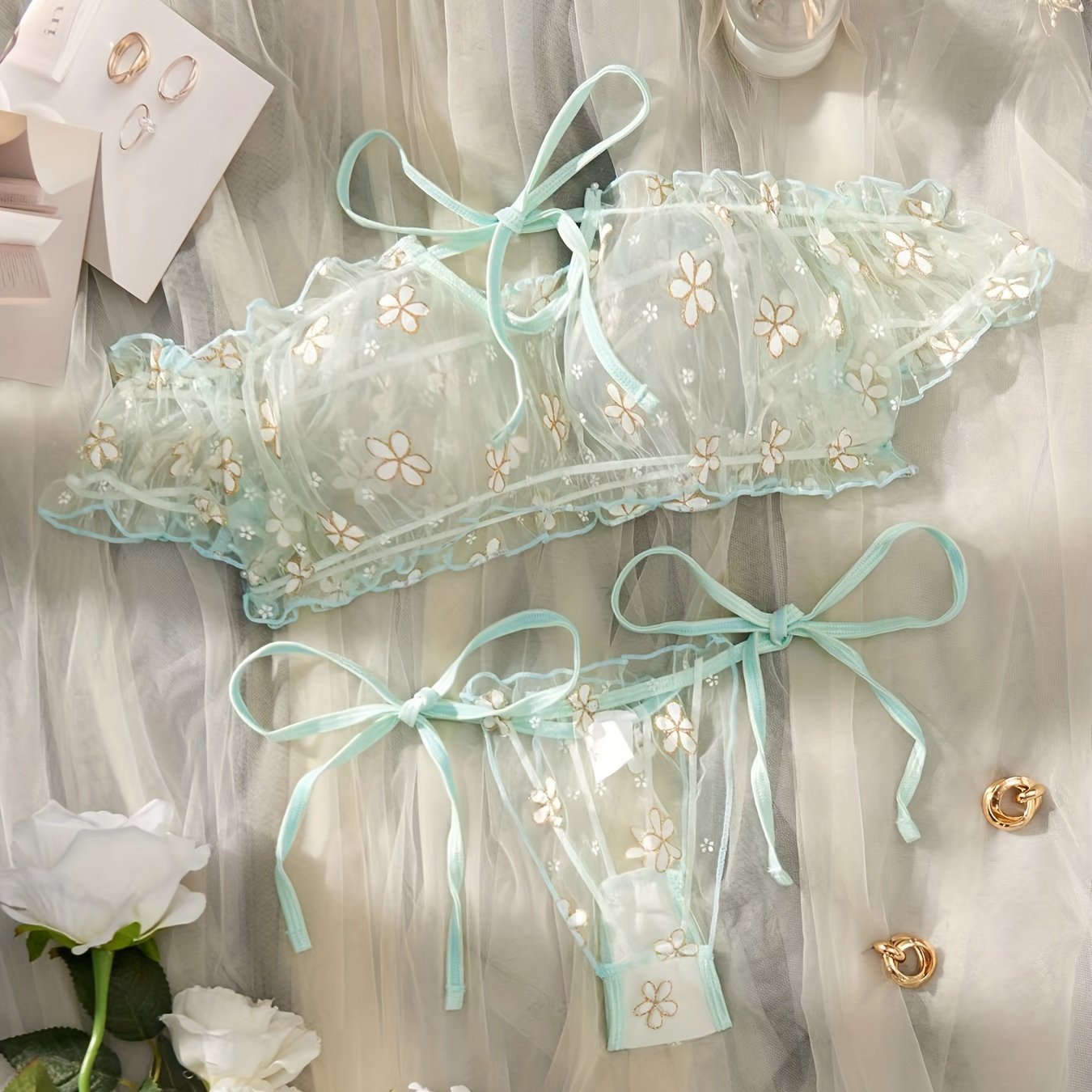 Ayollar uchun jozibali ichki kiyim