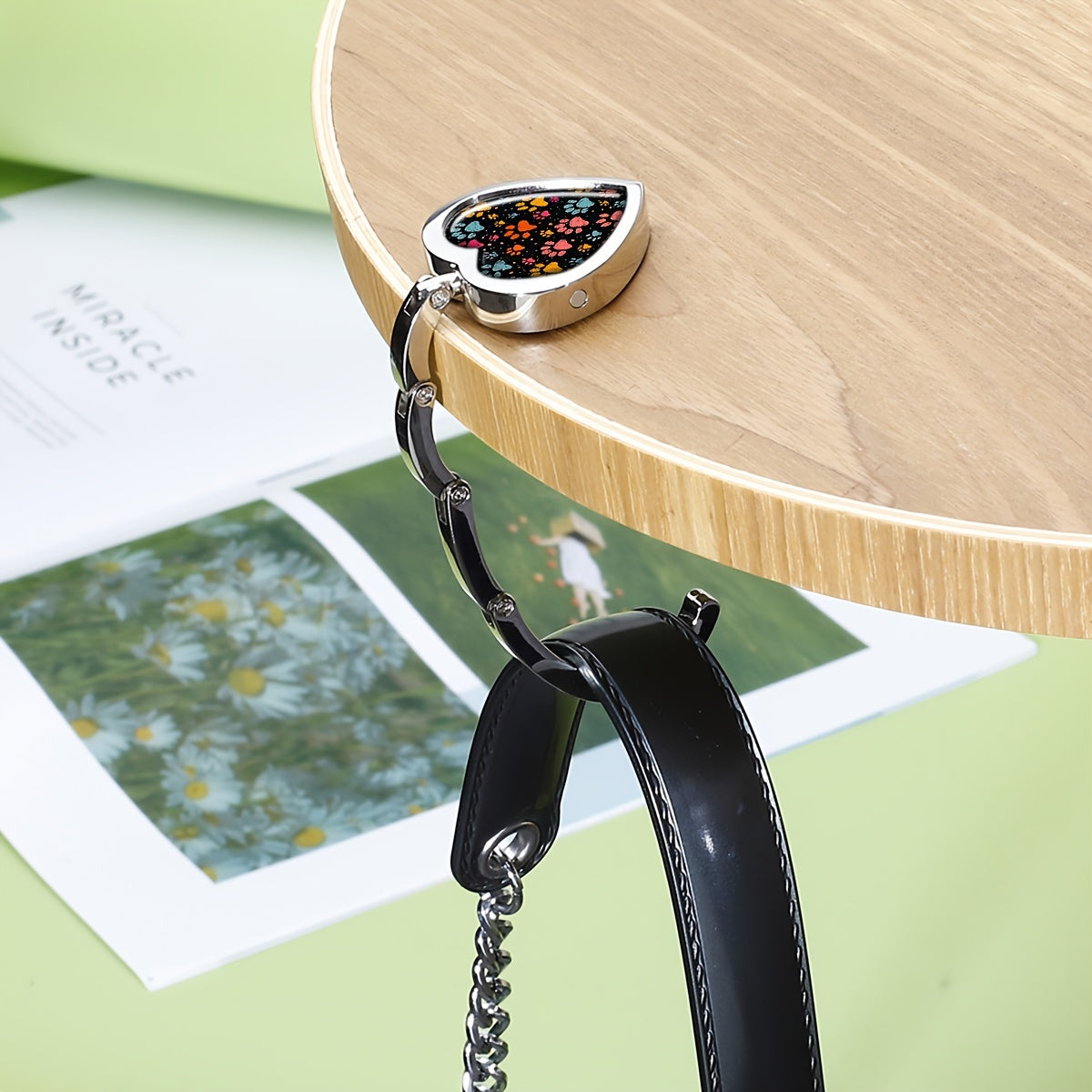 Heart-Shaped Foldable Purse Hook with Paw Print Design Zinc Alloy Handbag Table Hook