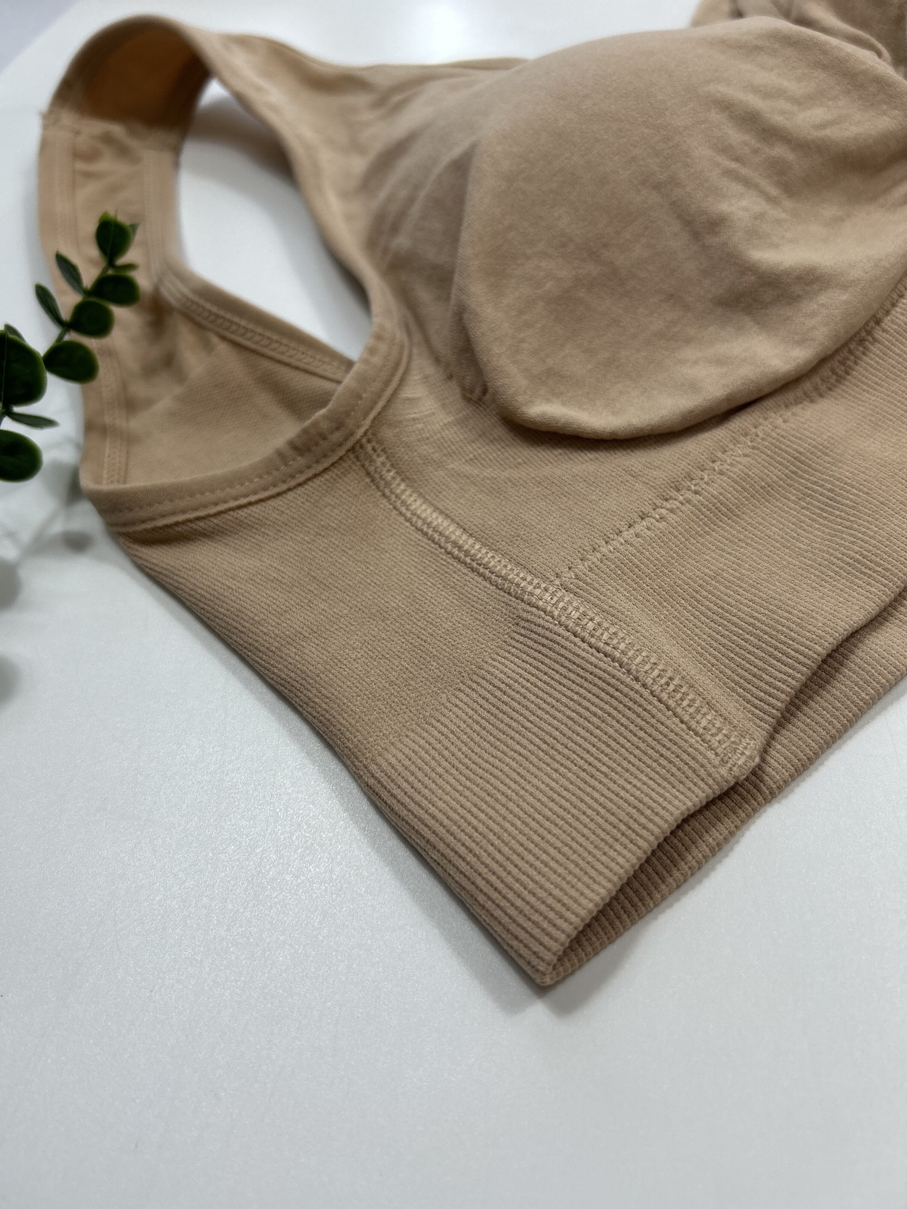 Women's Plus Size Seamless Sports Bra with Removable Pads for Yoga Running