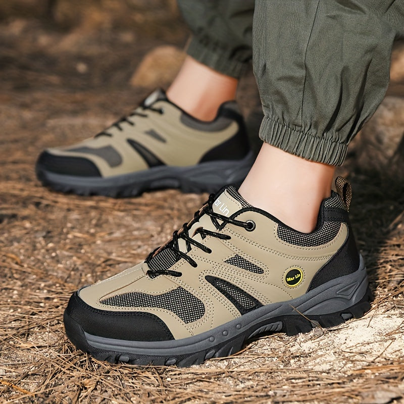 Tashqi faoliyatlar uchun mustahkam, sirpanmaydigan piyoda botinkalari.