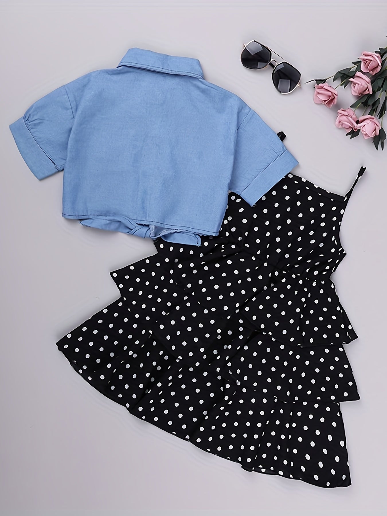 Qizlar to'plami: yoz uchun polka nuqtali yubka va futbolka