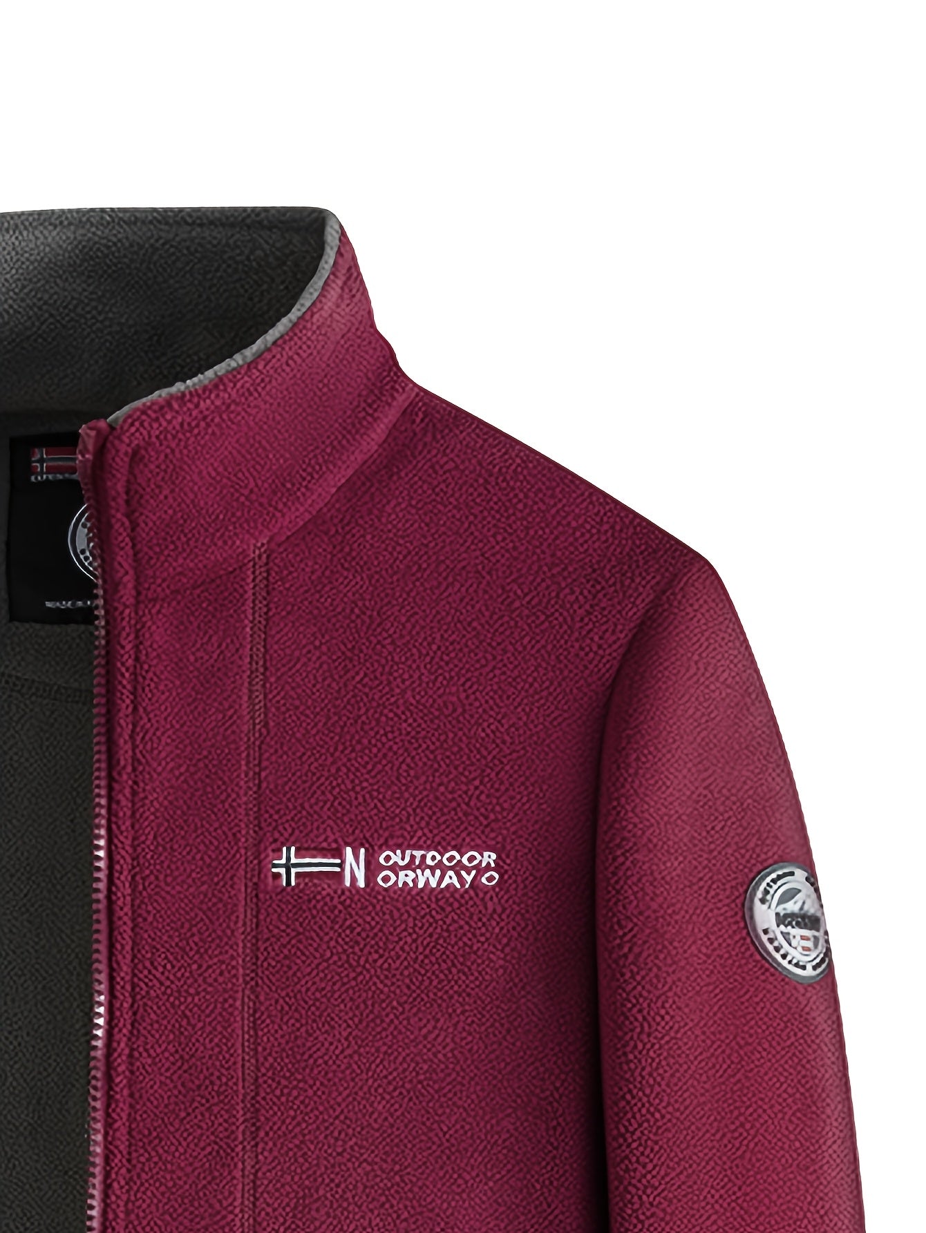 Erkaklar uchun qishki fleys jakketi, turli faoliyatlar uchun ideal, turli cho'ntaklar bilan. Qalin, shamol o'tkazmaydigan va iliq. Polyester fleysdan tayyorlangan.