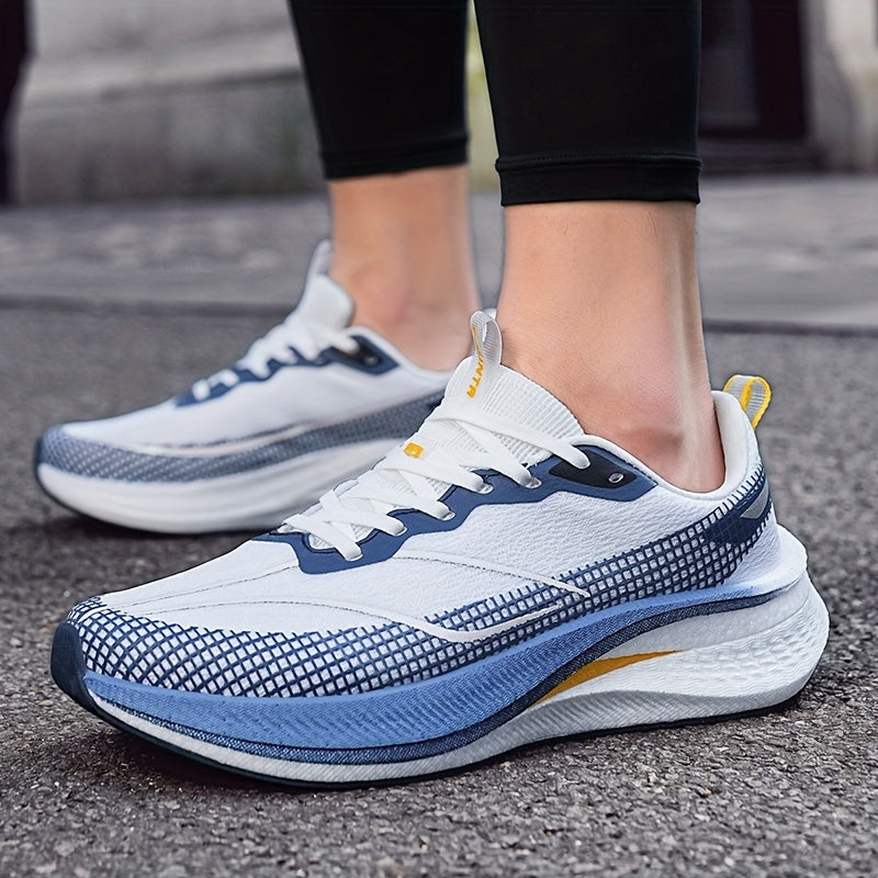 Erkaklar uchun yengil vaznli yugurish poyabzallari, zarba qabul qilish, gradient rang va tashqi mashg'ulotlar uchun sirpanmas dizayn.