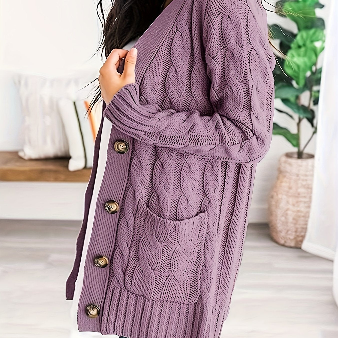 Plus o'lchamdagi ayollar uchun kabel to'qilgan uzun qo'lqopli kardigan, tugmachali