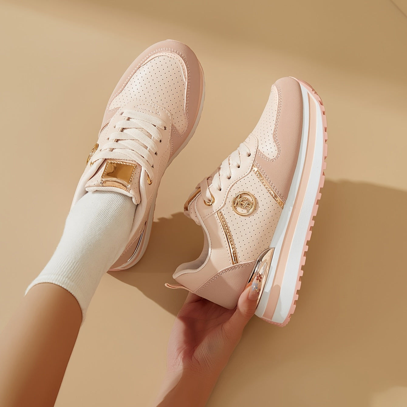 Ayollar uchun sport poyabzali qalin taglikli platforma bardoshli kundalik krossovkalar