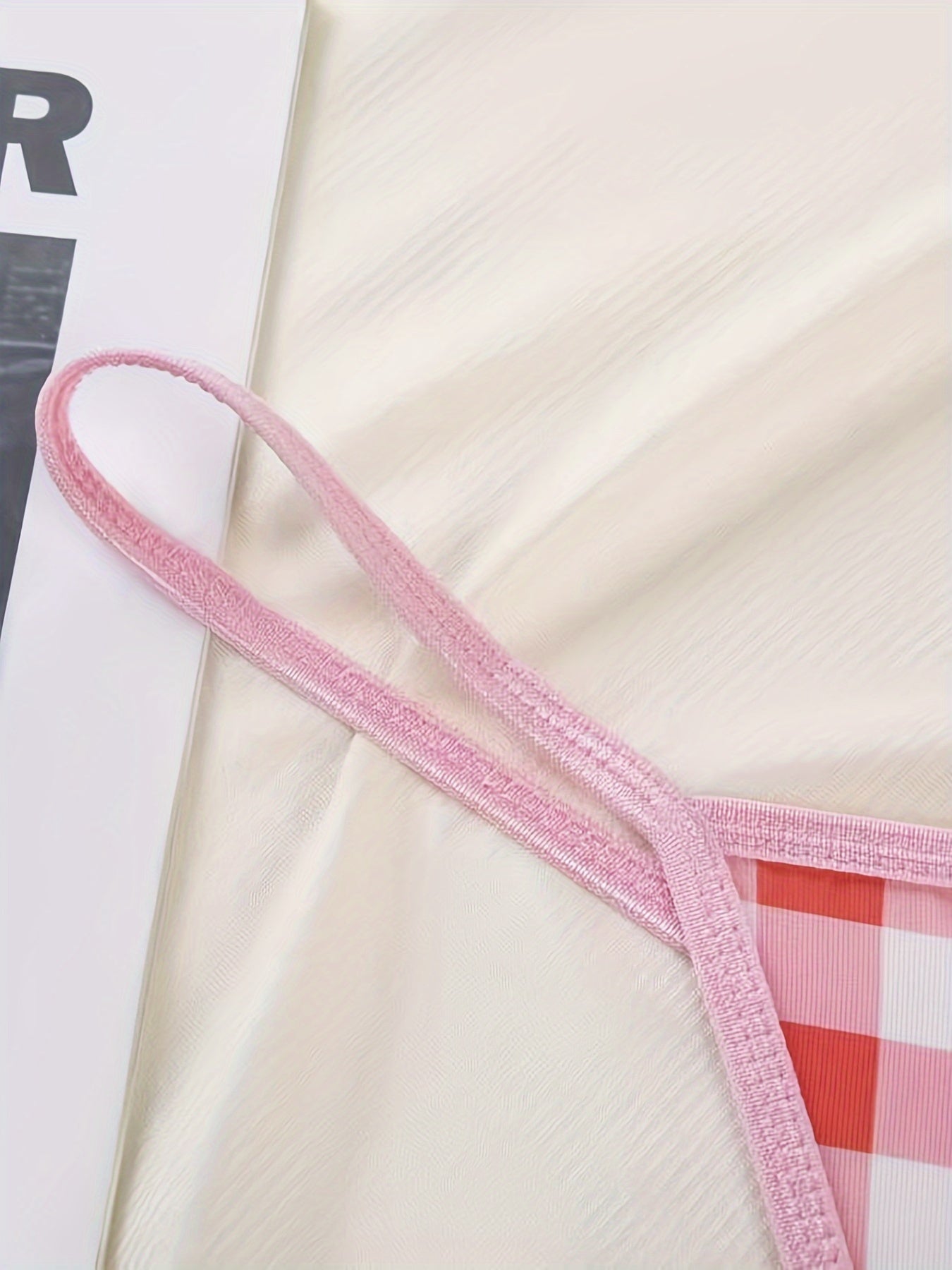 Women’s Lingerie Set with Grid Pattern and Bow