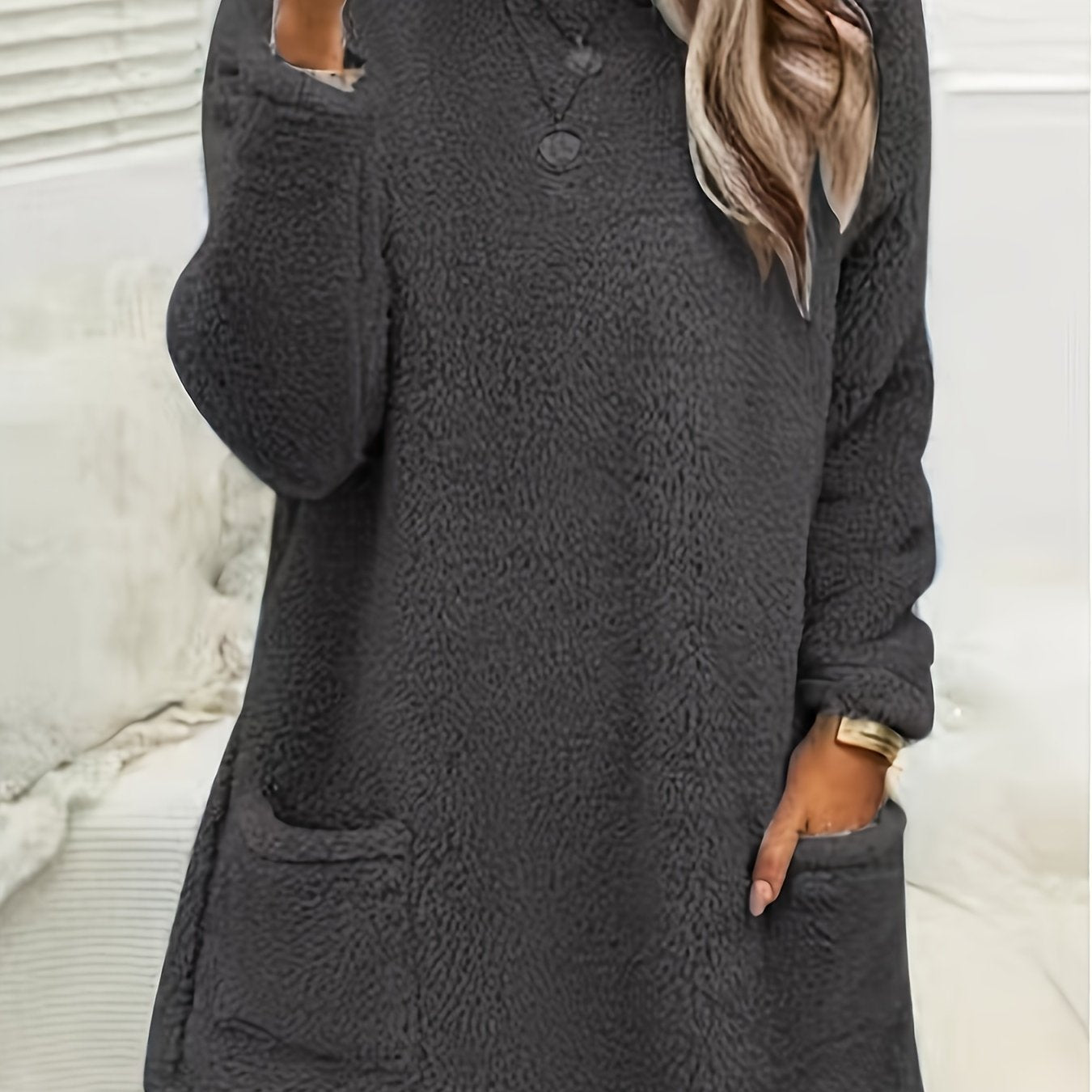 Plus Size Women's Fleece Sweatshirt Long Sleeve Round Neck Pockets