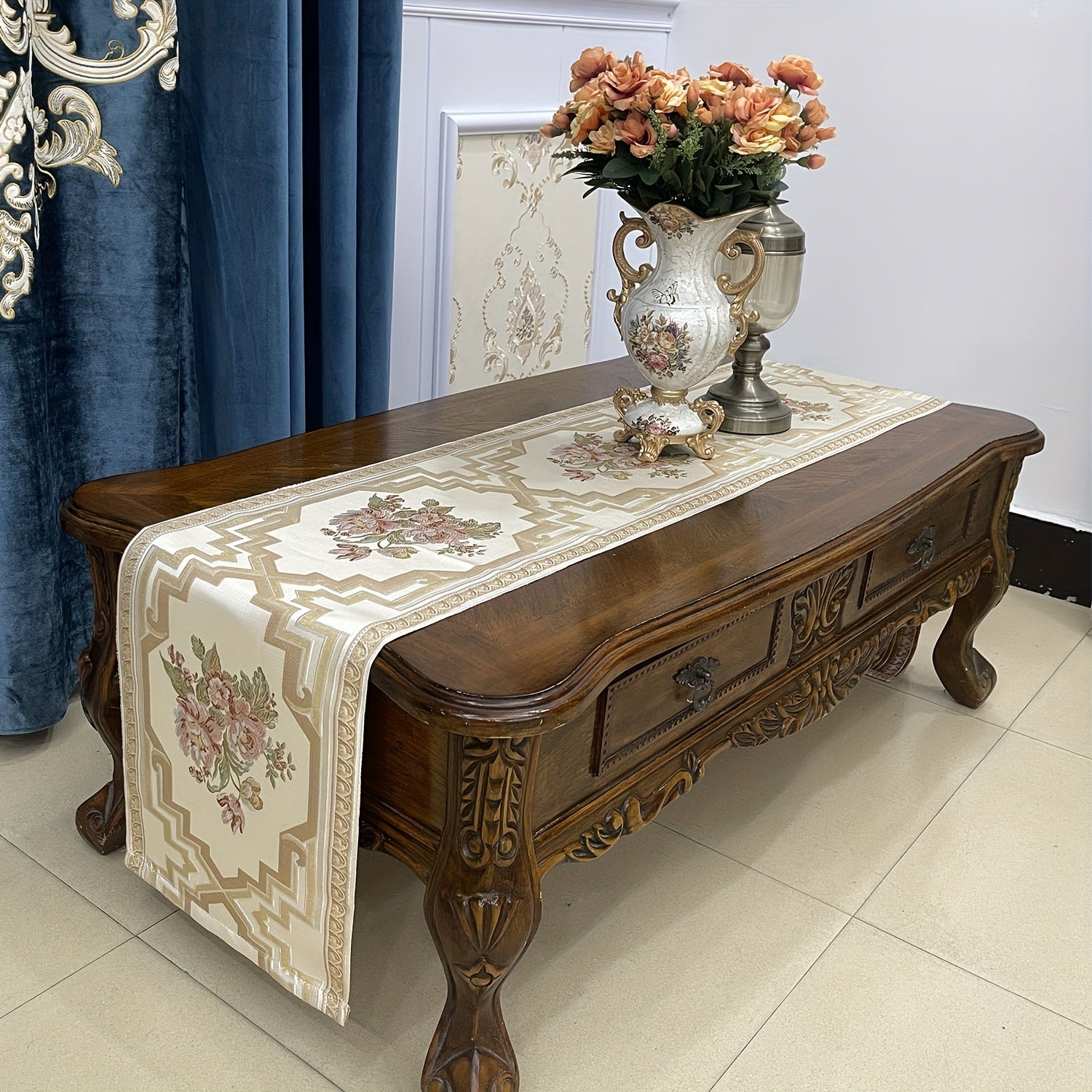 Evropa Jacquard Polyesteri bilan bezatilgan hashamatli stol qoplamasi - Zamonaviy minimalistik dizayn - Bayram bezaklari va uy bezaklari uchun ideal.