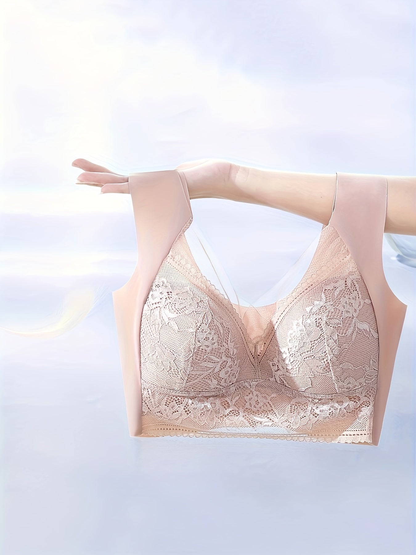 3 ta chiroyli dantel bilan o'ralgan simsiz brasslar to'plami, ko'krakni qo'llab-quvvatlash uchun qattiq kubiklar bilan va tikuvsiz ko'ylak uslubida.