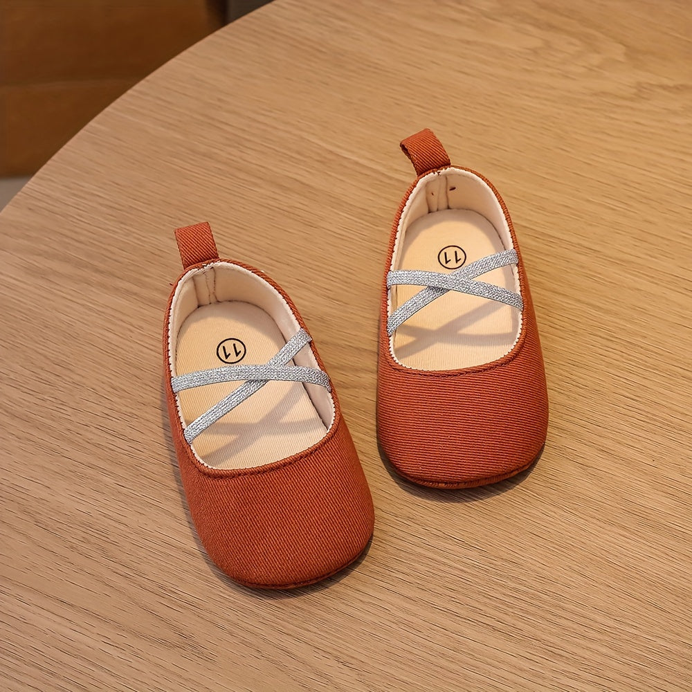 Блестящие слипоны для малышей с мягкой подошвой, нескользящие для комфортной ходьбы весной/осенью.