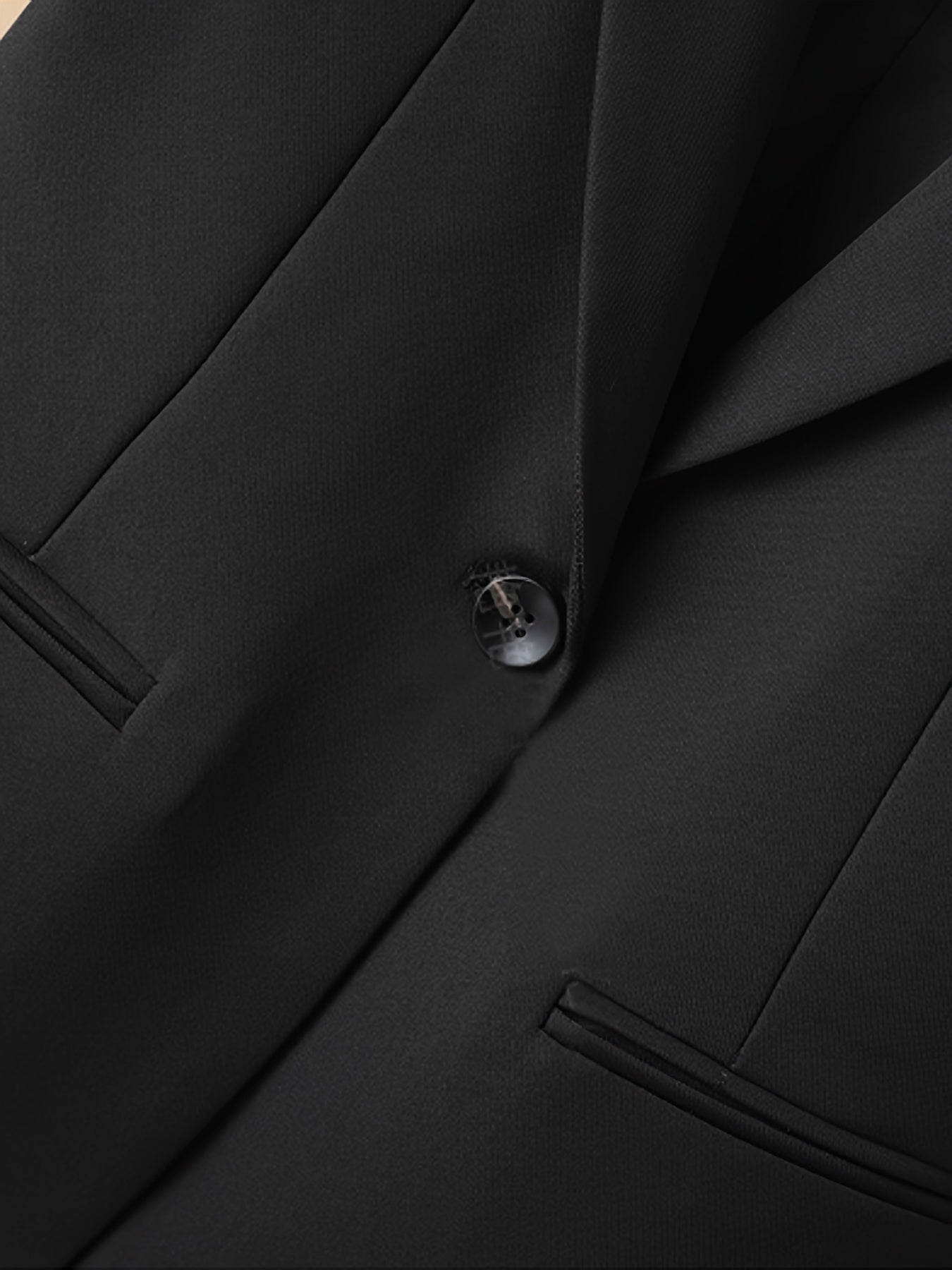 Women's Sleeveless Solid Color Button Front Vest for Spring and Fall