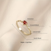 Высококачественное ювелирное украшение, идеально подходящее для повседневной одежды или вечеринок, с кольцом в форме сердца из 925-й стерлинговой серебра, инкрустированным алым цирконием и покрытым 14-каратным золотом.