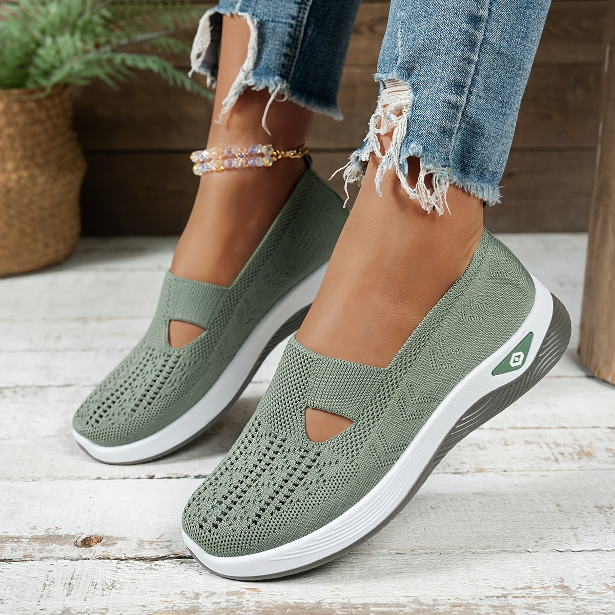 Women's Breathable Knit Slip-On Sneakers Lightweight Non-Slip Casual Shoes