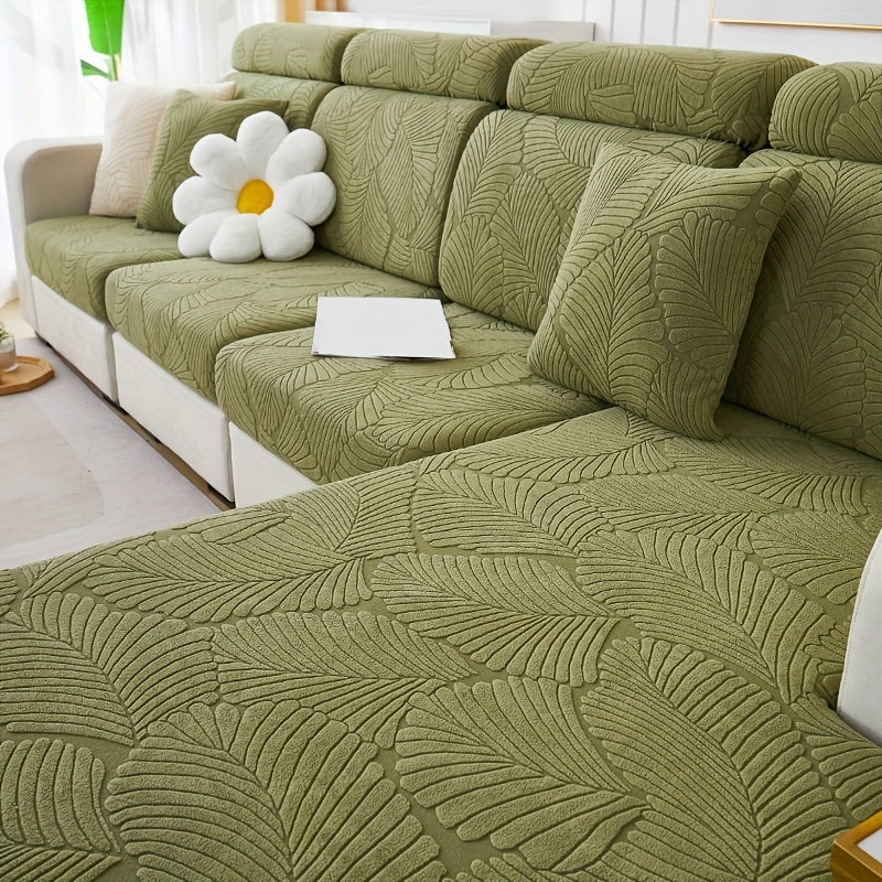 Непромокаемый эластичный чехол для дивана защищает мебель круглый год в любой комнате.