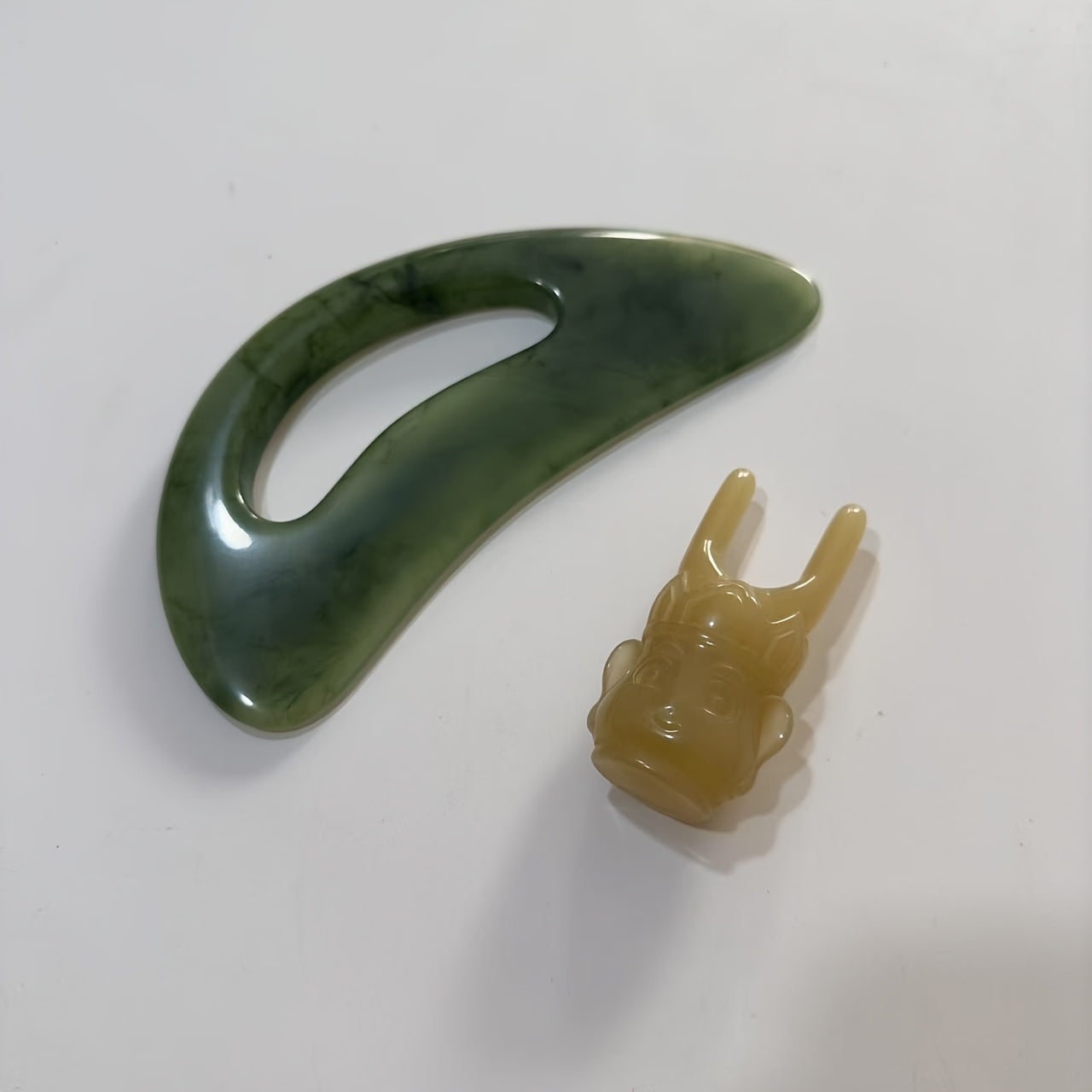 Универсальный скребок для тела для дренажа, массажа плеч, шеи, спины, живота, ног, лимфодренажа, иглоукалывания сухожилий и терапии по меридианам.