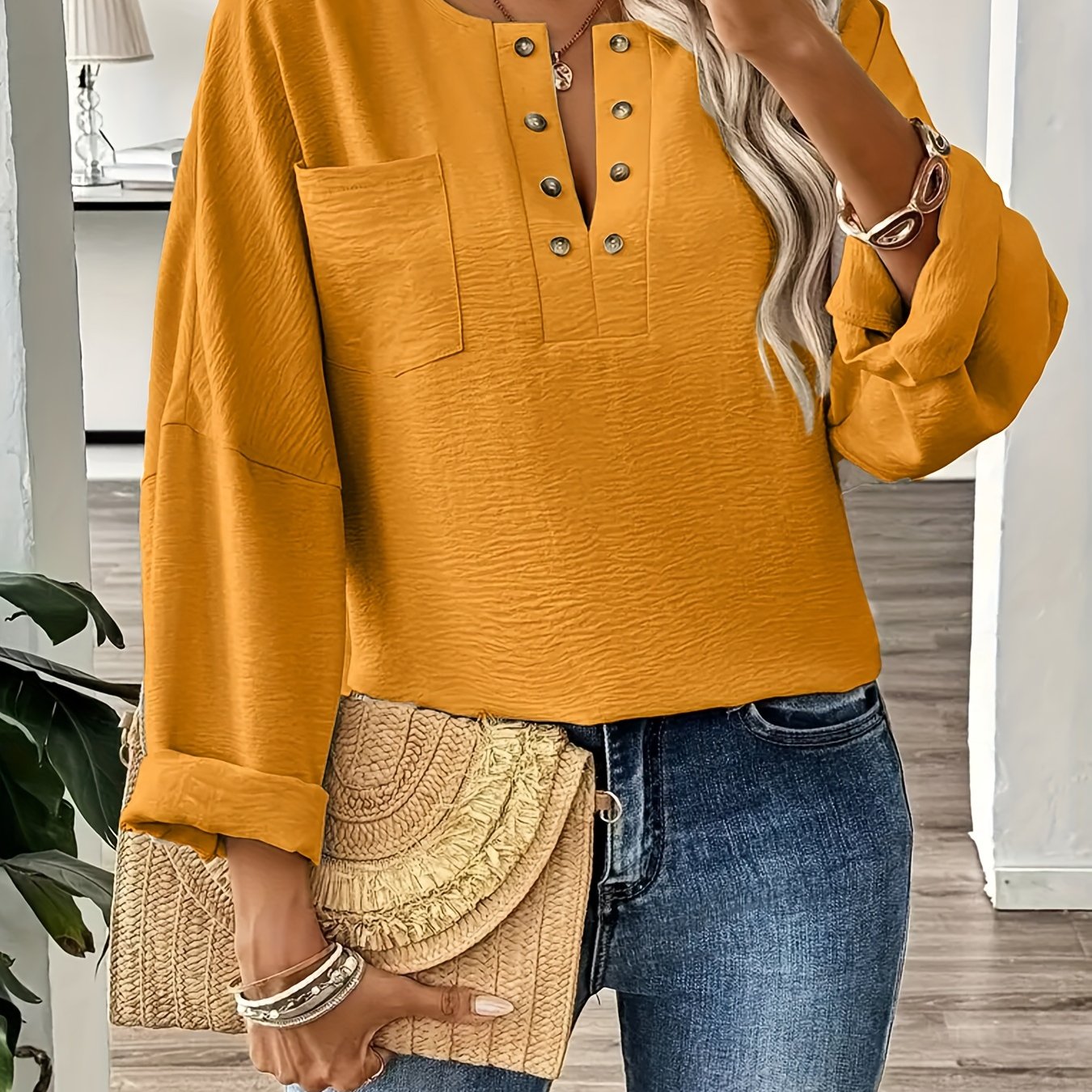 Women's Large Size Long Sleeve Woven Shirt for Spring and Fall