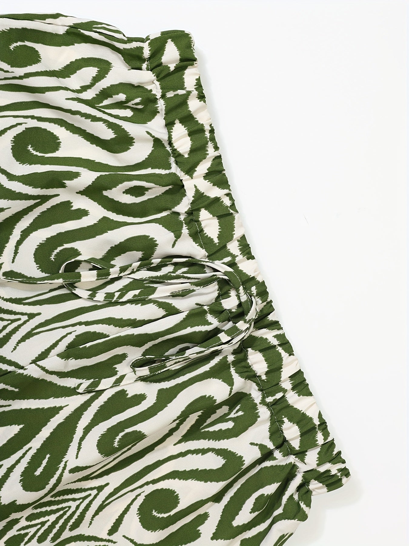 Бермуды для женщин больших размеров с зеленым и белым принтом, повседневные летние шорты