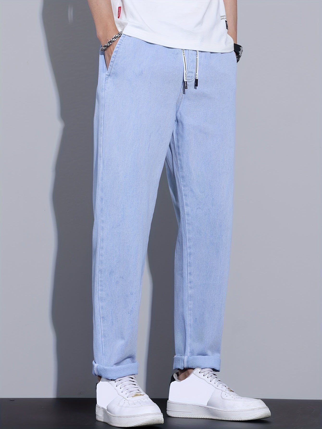 Men's Light Blue Denim Straight Leg Jeans with Drawstring Waist for All Seasons