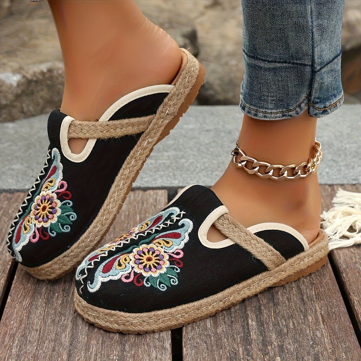 Women Flat Shoes Butterfly Embroidery Slip-On Casual Comfort