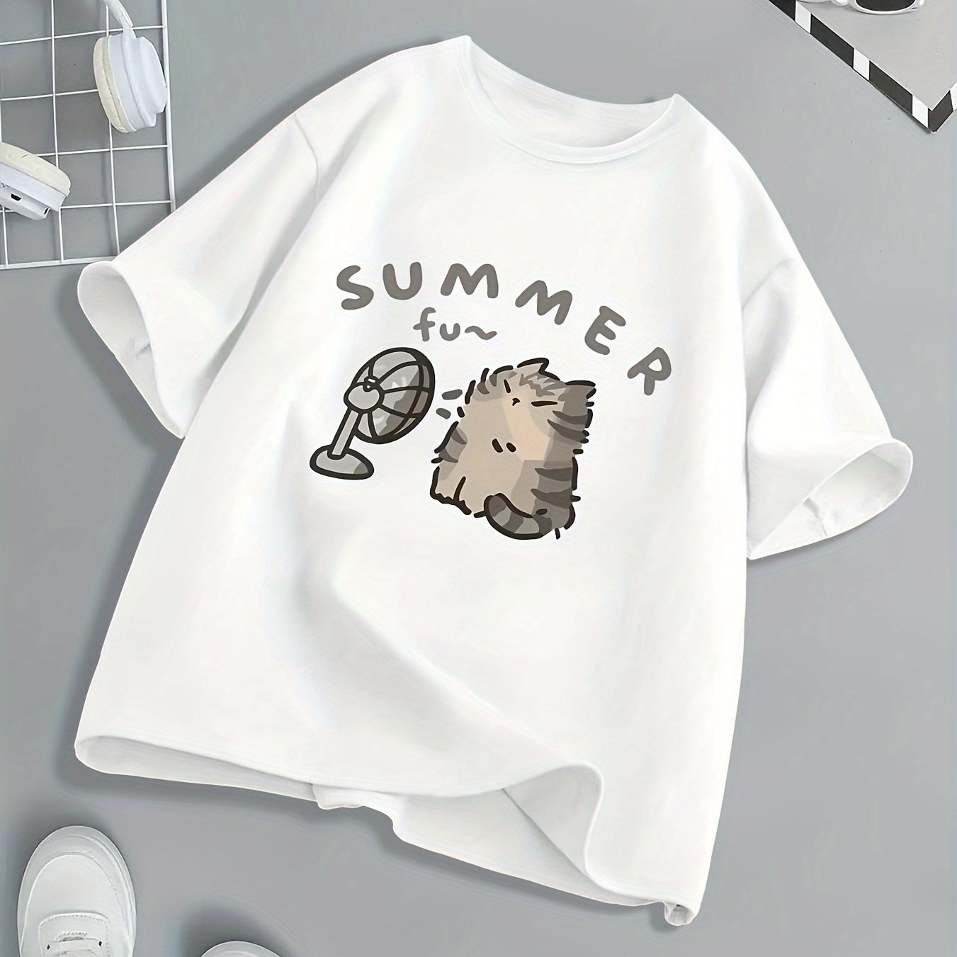 Girls' Summer Cotton Crew Neck T-Shirt with Cartoon Cat Print for Casual Wear