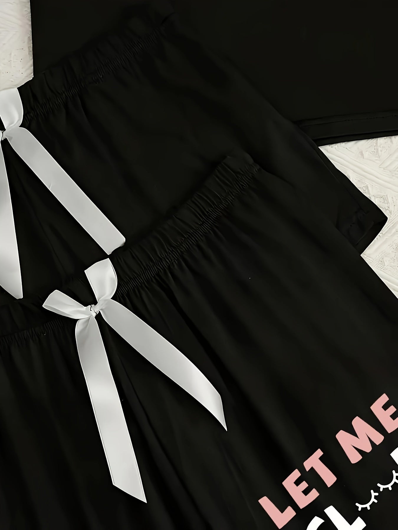 Conjunto de ropa de dormir para mujer con estampado de letras negras, cuello redondo, detalles de lazo en poliéster, para todas las estaciones