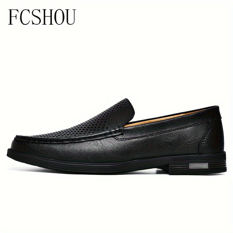 Katta o'lchamdagi erkaklar uchun bir rangli bo'lak teridan tayyorlangan, qulay yumshoq taglik va sirpanmaydigan mustahkam dizaynga ega slip-on loafer poyabzallari - tasodifiy yurish uchun mukammal.