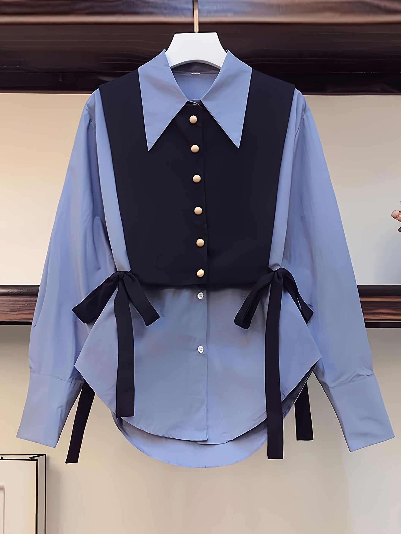 Conjunto de camisa y top sin mangas de poliéster para mujer con bloques de color, cuello y detalle de lazo